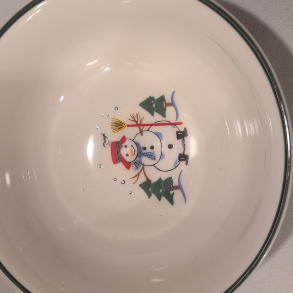 Pfaltzgraff "Snow Village" bowls euc - Picture 2 of 3